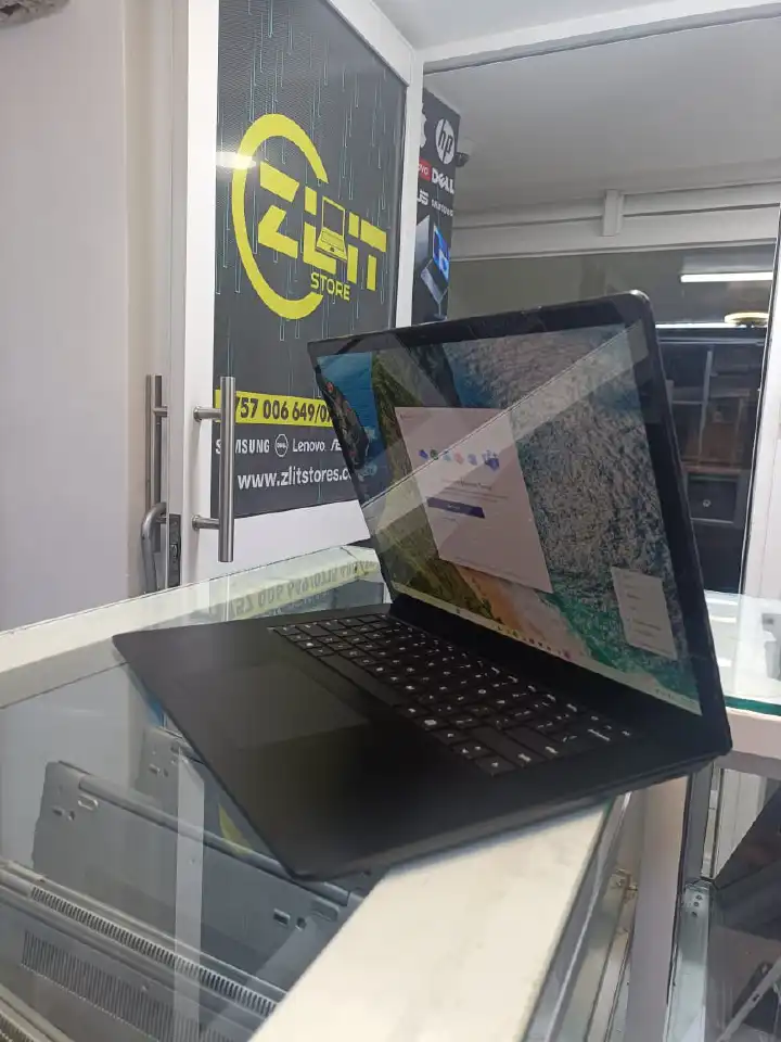 Microsoft Surface Pro 3 (1868) 10th Gen Intel Core i7-1065G7 16GB RAM 256GB SSD 12" PixelSense Touchscreen Display Wi-Fi 6 Windows 10 Pro