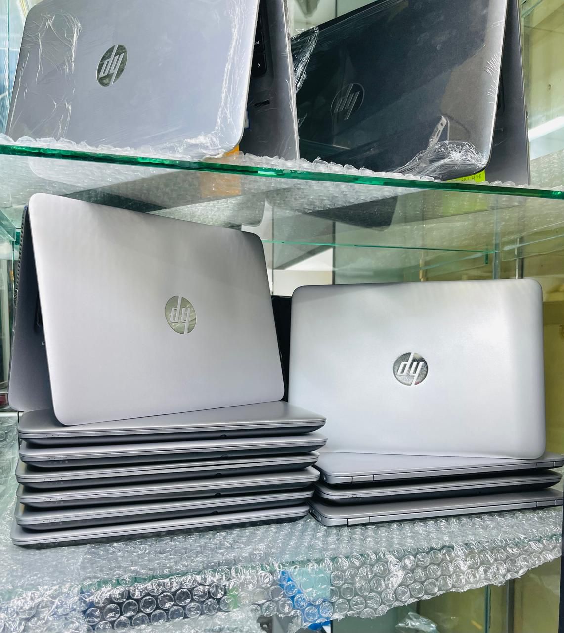 Experience smooth and reliable performance– HP Elitebook 840 G3 core i5 6th Gen | 8GB ram | 256 SSD | 14 inches built to keep up with your day-to-day needs.