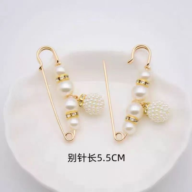 4PCS Multi-purpose Multi-function Imitating Pearl Pin Jewelry, Waist Reduction,pearl Brooch Fixed Girth,decorating Various Clothes/trousers/shirt/dress/sweater/shawl/pant /scarves/jackets/hats/handbag
