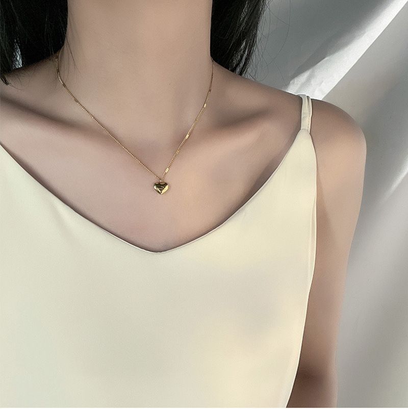 Love heart necklace, gold pendant necklace, women's collarbone chain, minimalist jewelry, simple elegant necklace, spring summer accessory