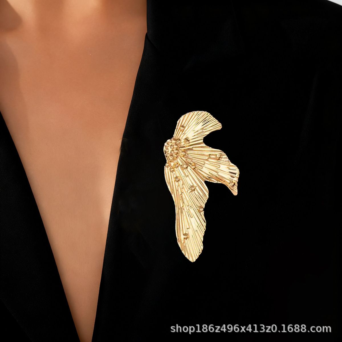 Large Gold Flower Brooch for African Women, Oversized Metal Floral Lapel Pin, Luxury Statement Gold Pin for Daily & Formal Wear