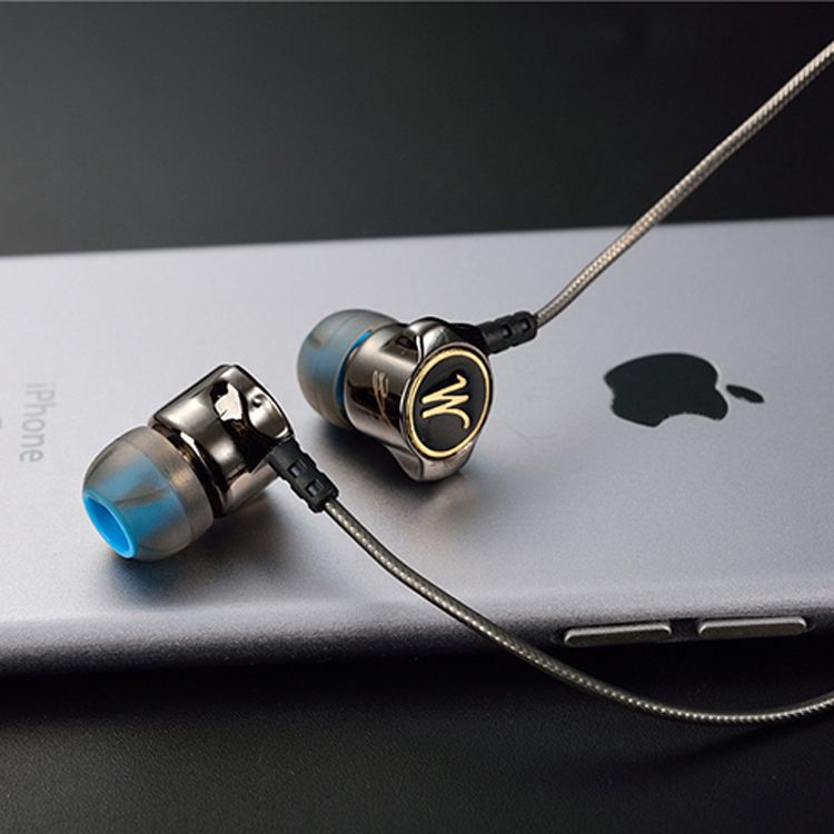 QKZ DM7 Noise Isolating HD HiFi In Ear Earphone QKZ Earphones Original Wire Control Earphones with mic 3.5MM Audio Jack Sports Wired Earphone For Android Phone ipad Computer Wired Earphone