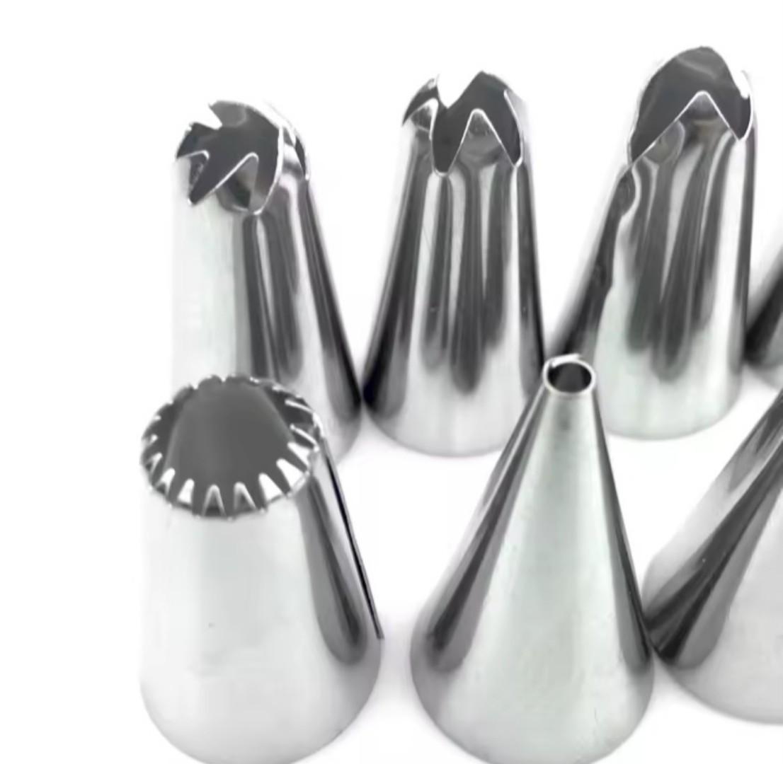 icing piping bag with metal nozzles  8 pieces setPCS/Set Silicone Kitchen Accessories Icing Piping Cream Pastry Bag + 6 Stainless Steel Nozzle Set DIY Cake Decorating Tips Set
