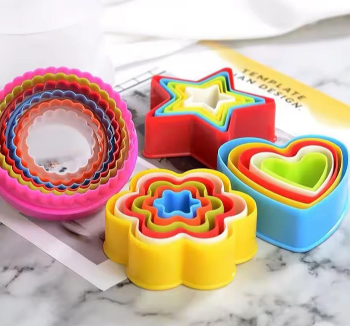 cookie or biscuit cutter or molds 5Pcs/set Biscuit Mould Cookie Cutter Cake Mold Gingerbread Christmas Tree Flower Love Heart Baking Molds DIY Baking Kitchen Tool