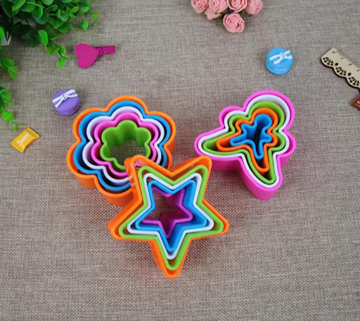 cookie or biscuit cutter or molds 5Pcs/set Biscuit Mould Cookie Cutter Cake Mold Gingerbread Christmas Tree Flower Love Heart Baking Molds DIY Baking Kitchen Tool