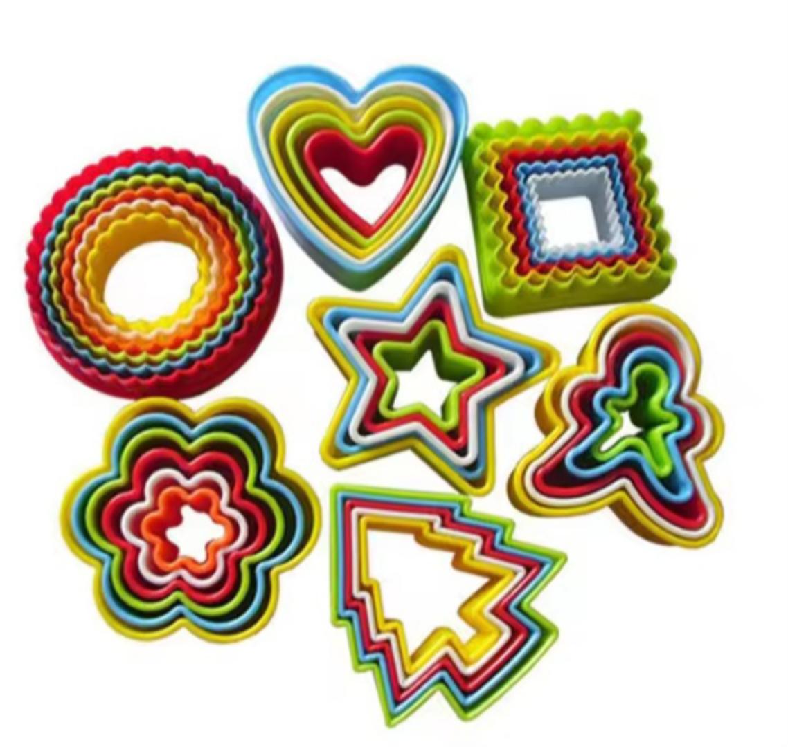 cookie or biscuit cutter or molds 5Pcs/set Biscuit Mould Cookie Cutter Cake Mold Gingerbread Christmas Tree Flower Love Heart Baking Molds DIY Baking Kitchen Tool