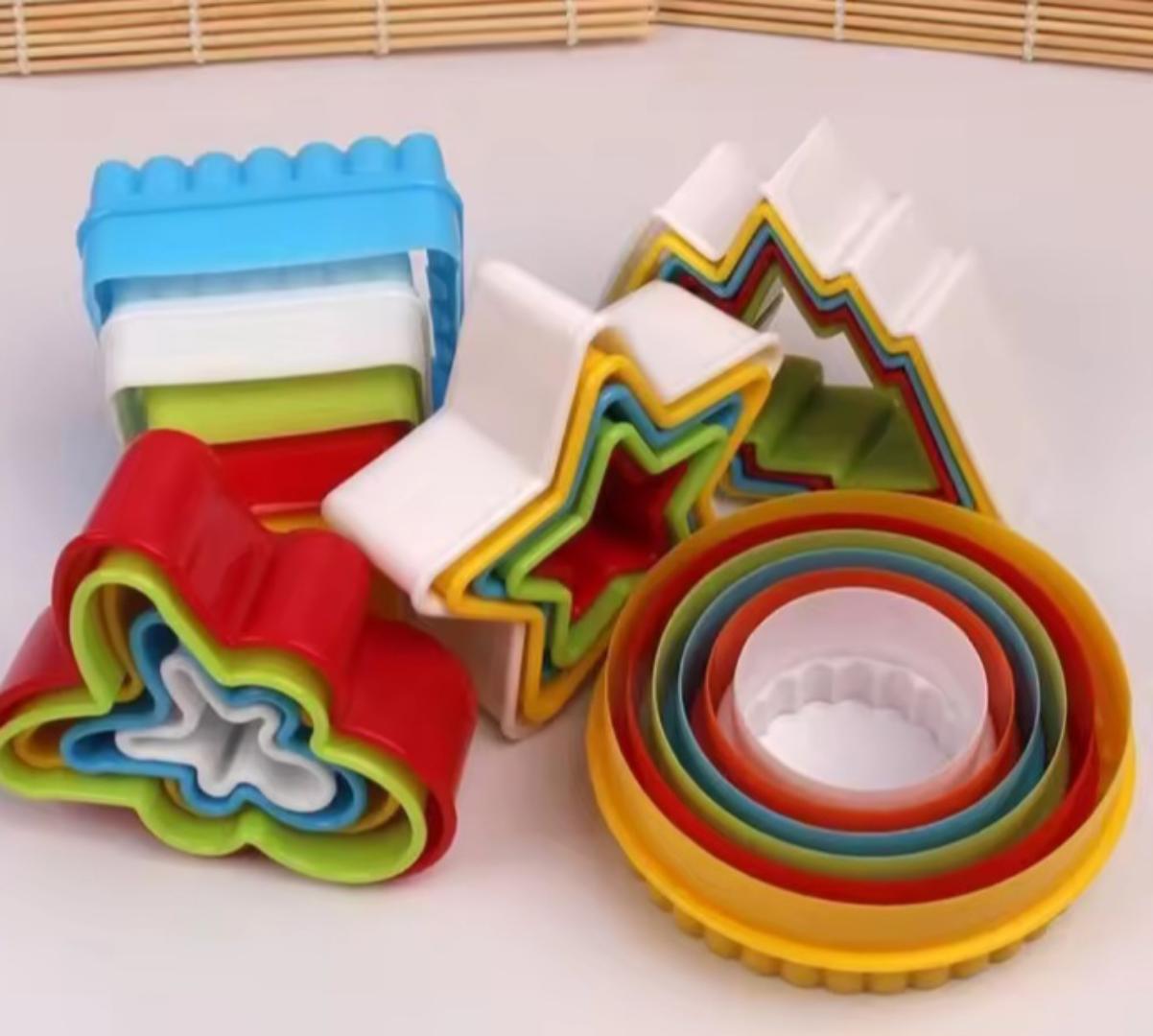 cookie or biscuit cutter or molds 5Pcs/set Biscuit Mould Cookie Cutter Cake Mold Gingerbread Christmas Tree Flower Love Heart Baking Molds DIY Baking Kitchen Tool