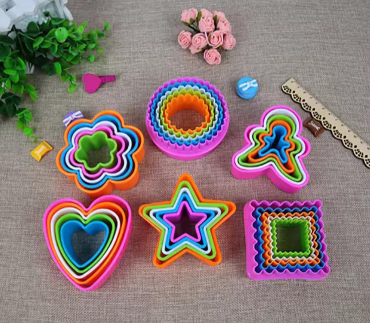 cookie or biscuit cutter or molds 5Pcs/set Biscuit Mould Cookie Cutter Cake Mold Gingerbread Christmas Tree Flower Love Heart Baking Molds DIY Baking Kitchen Tool