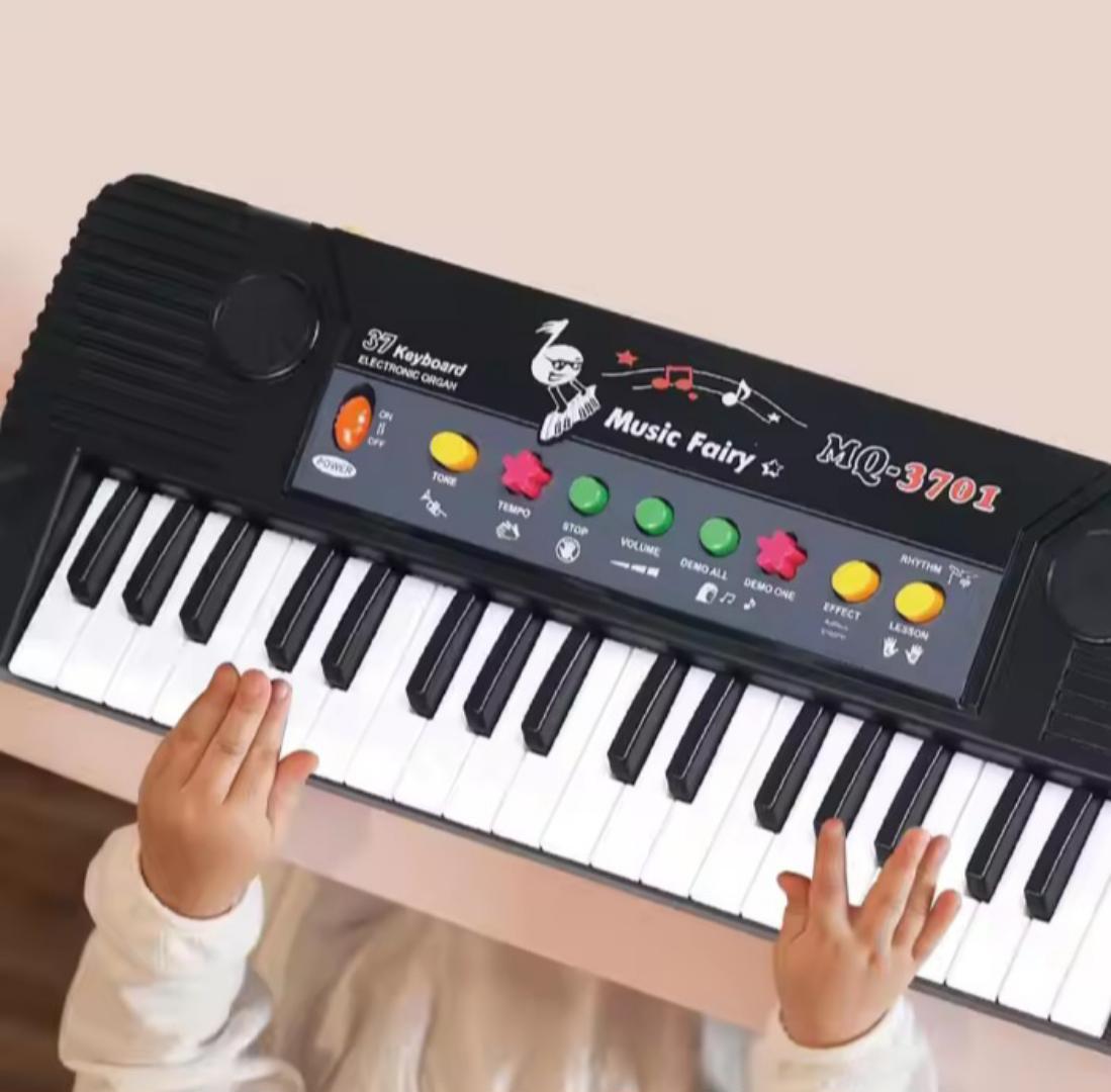Electronic keyboard with microphone and charging cable 37 Key Electronic Keyboard Piano Musical Toy Record Microphone Mic.