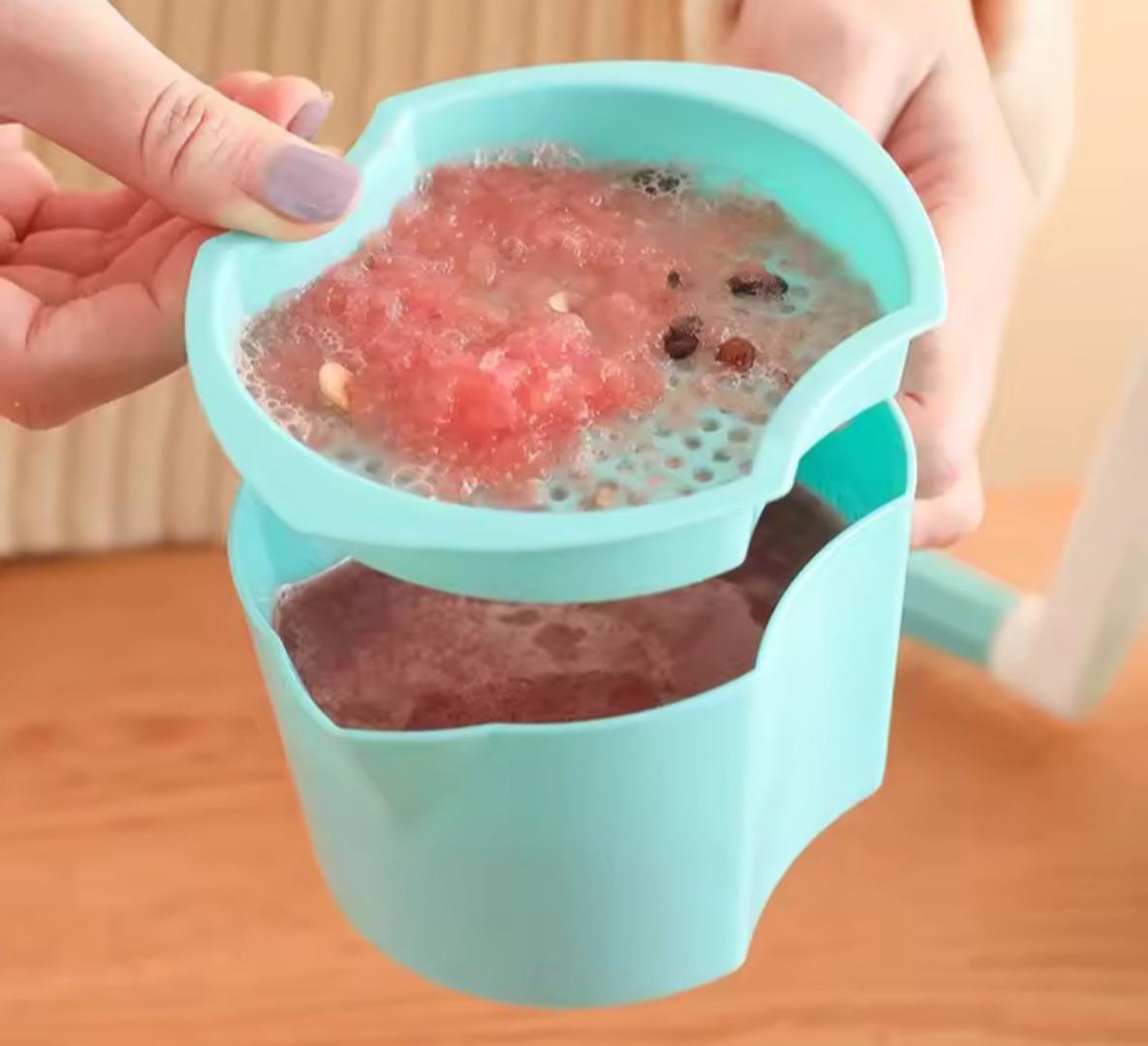 Manual Fruit Vegetable Juicer Multifunctional use: Juicer (celery/watermelon/wheatgrass/pear/apple juice, etc.) It can be used as an ice cream machine (put the fruit in the refrigerator for 3 hours an