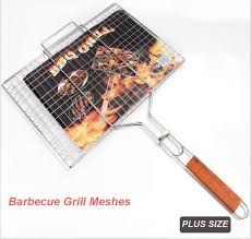 BBQ Berbeque Grill Mesh In Stainless Steel.The grilling basket is made of durable iron for long-lasting use and easy to clean, and heat resistant wooden handle provides a safe and comfortable