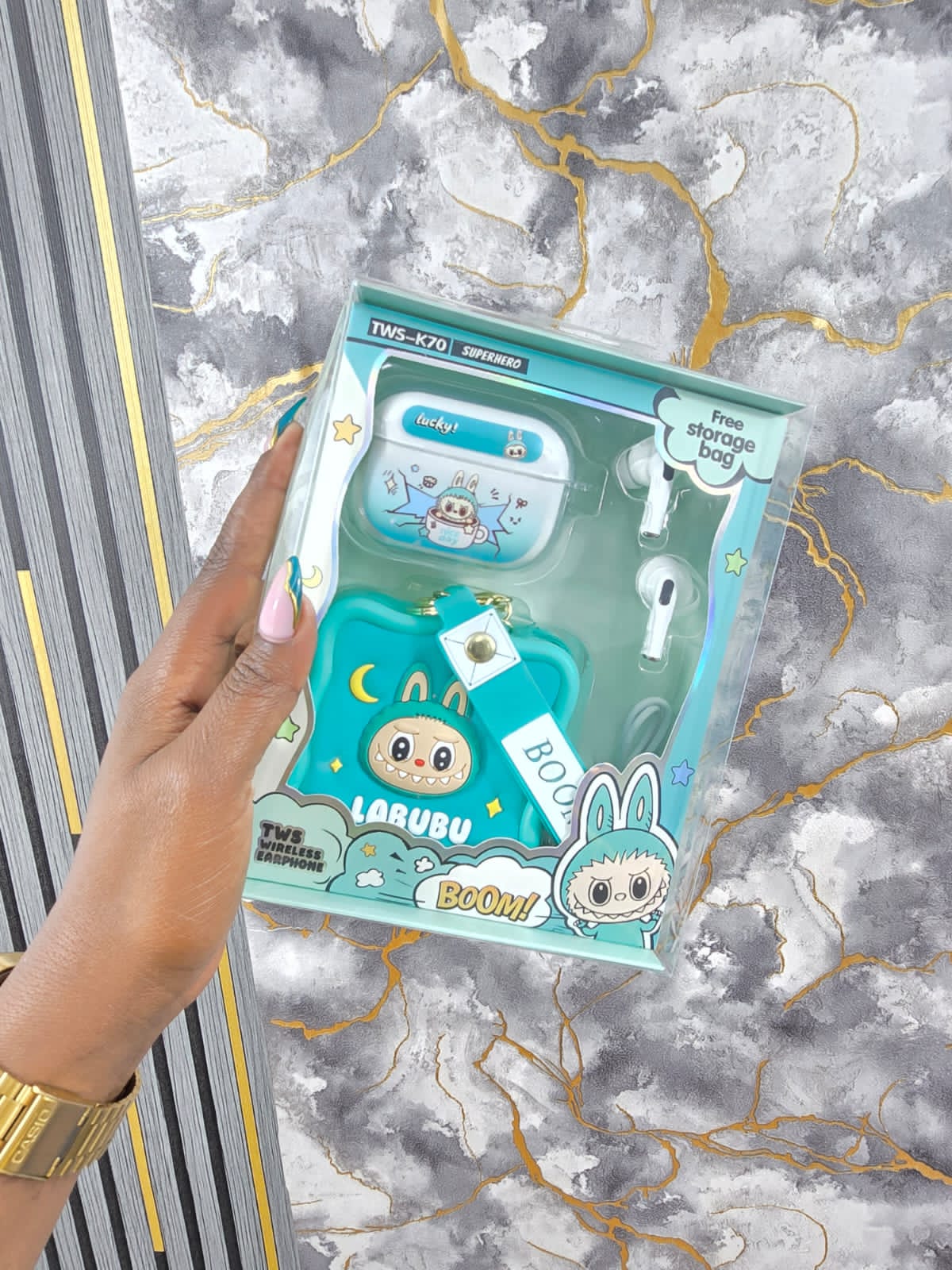 ✨ KIDS LABUBU PERFECT GIFT SET WATCH ✨🎁 High Quality – A perfect gift for boys & girls!
This adorable Labubu-themed set is designed to delight kids with fun, style and functionality