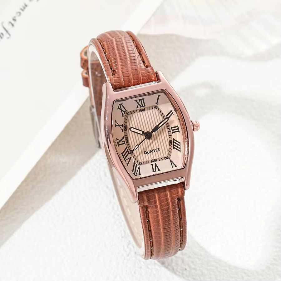 Women's Watch Antique Leather Strap Wristwatch Women Quartz Watches Luxury Retro Clock Gift