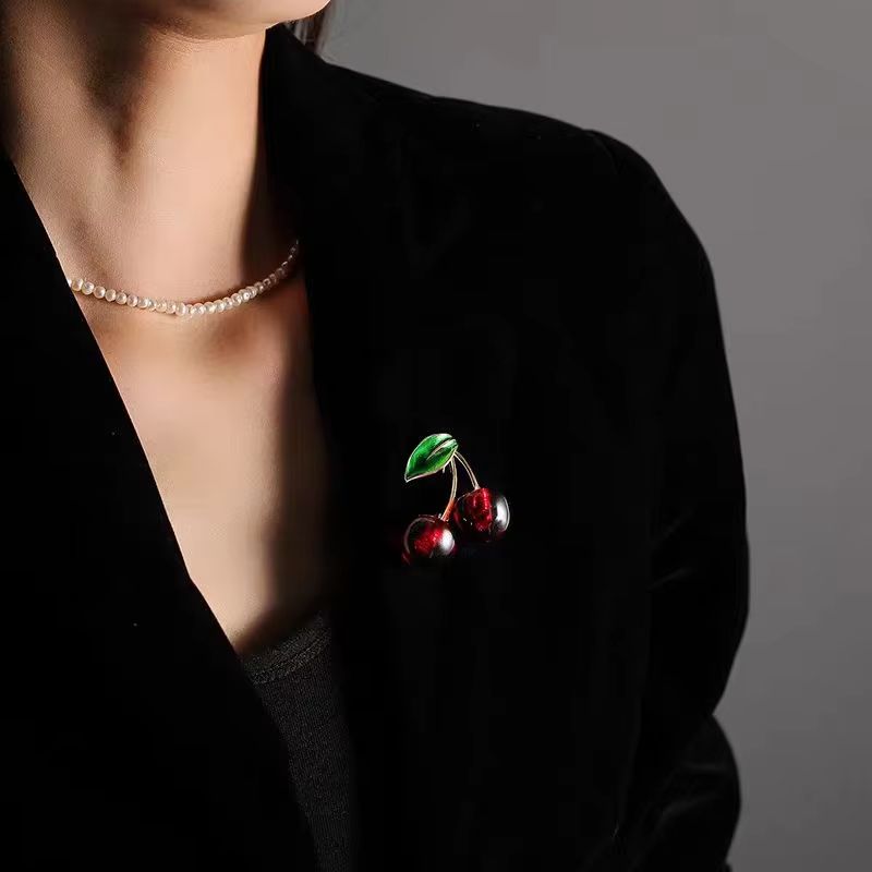 Fashion Crystal Red Cherry Brooches For Women Clothing Cute Alloy Crystal Fruit Enamel Pins Party Jewelry Gifts