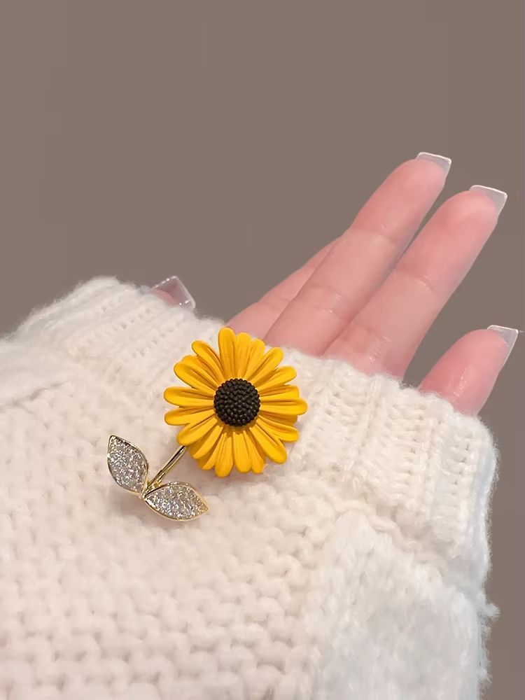 Cute Sunflower Sweater Brooches High-Grade Flower Coat Pin Accessories Women's Luxury Suit Corsage Neckline Jewelry Ornament