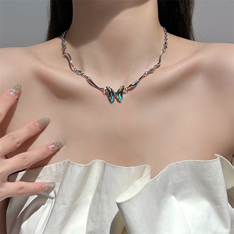 Sweet and cool colored zircon butterfly necklace with irregular choker design, niche fashion, trendy and high-end feeling, collarbone chain