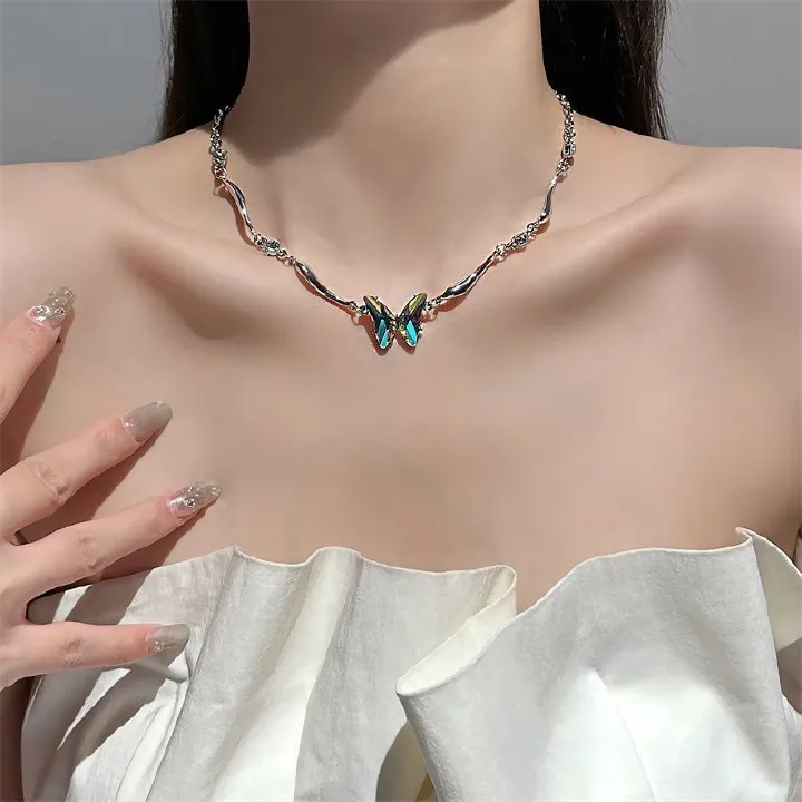 Sweet and cool colored zircon butterfly necklace with irregular choker design, niche fashion, trendy and high-end feeling, collarbone chain