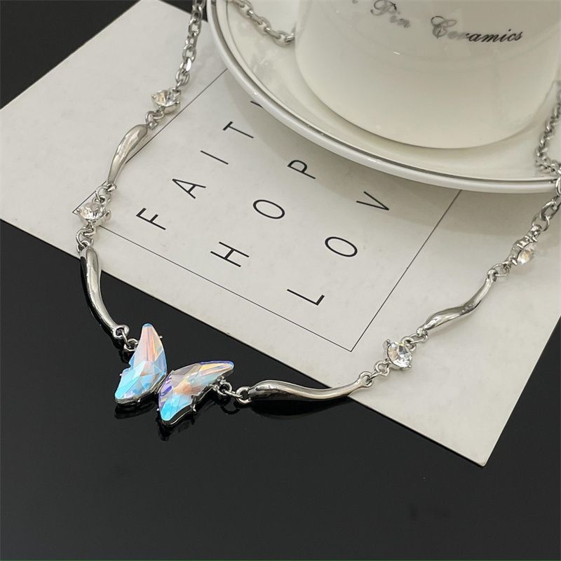 Sweet and cool colored zircon butterfly necklace with irregular choker design, niche fashion, trendy and high-end feeling, collarbone chain