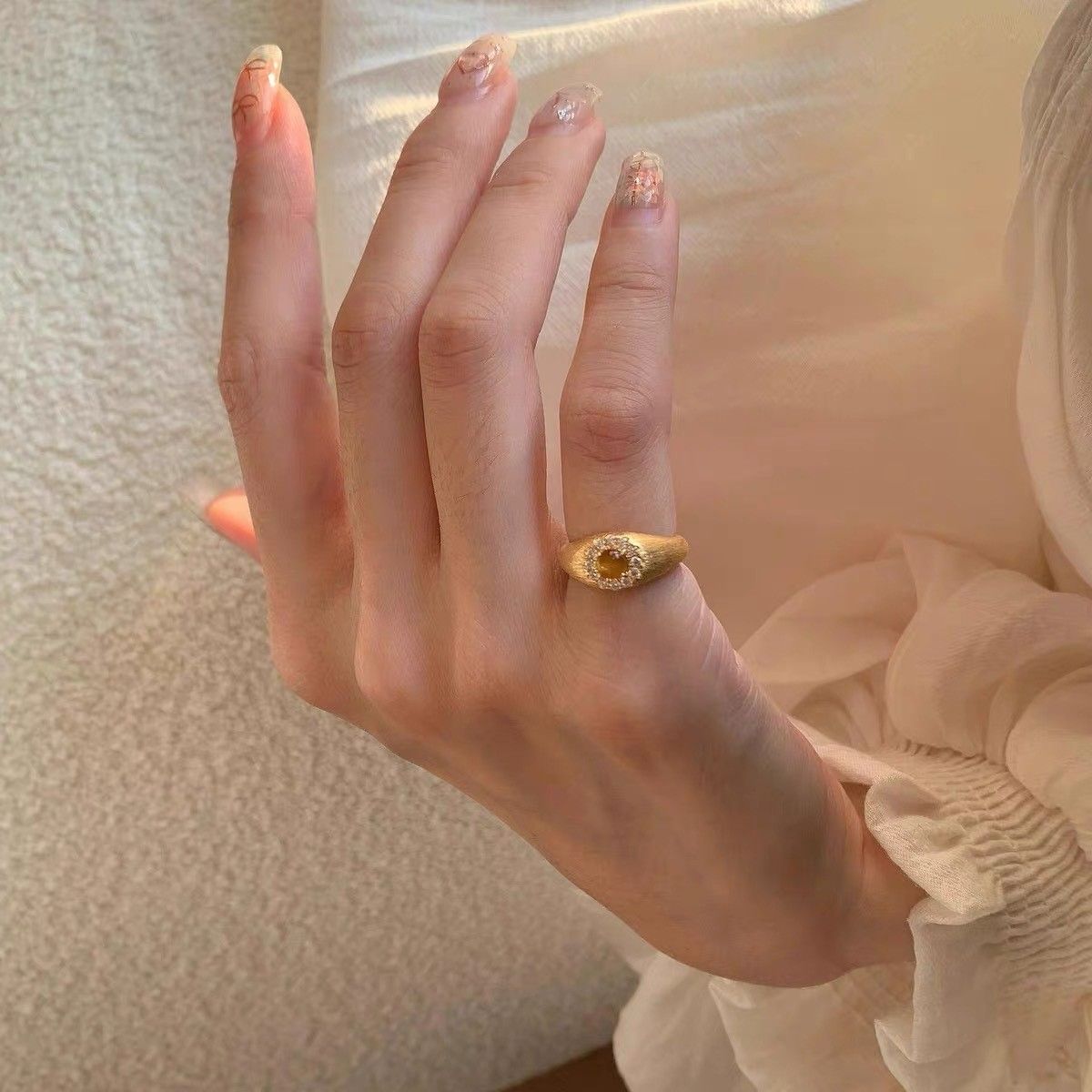 Retro Middle Ancient Style Brushed Tiger Eye Stone Micro Inlaid Zircon Ring for Women, Light Luxury, Niche, High End, Versatile New Product Jewelry
