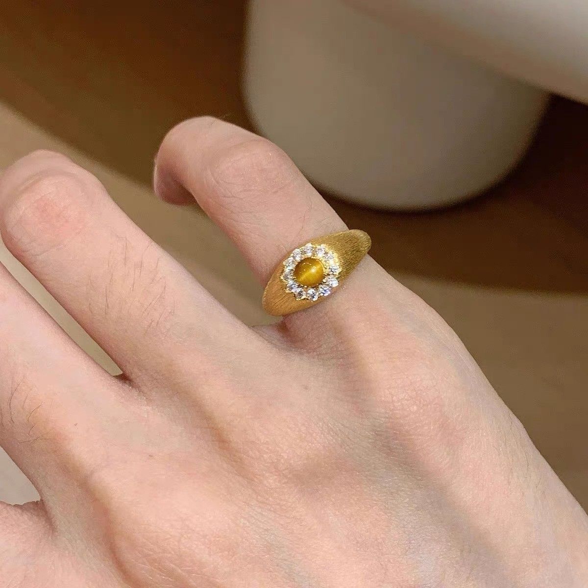 Retro Middle Ancient Style Brushed Tiger Eye Stone Micro Inlaid Zircon Ring for Women, Light Luxury, Niche, High End, Versatile New Product Jewelry