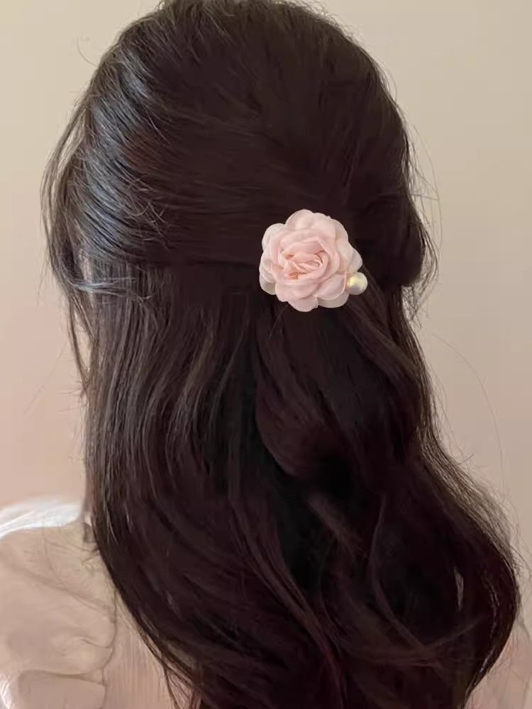 Hairpin Female 2025 New Camellia Pearl Hair Clip Hair Accessories with Broken Hair on the Forehead, Hairbands on the Side, Clip on the Back of the Head, Headpiece