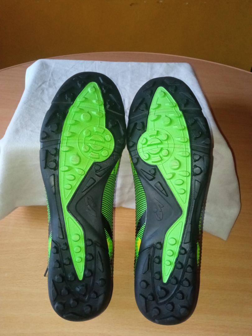 HIGH QUALITY FOOTBALL/SOCCER TRAINER BOOTS