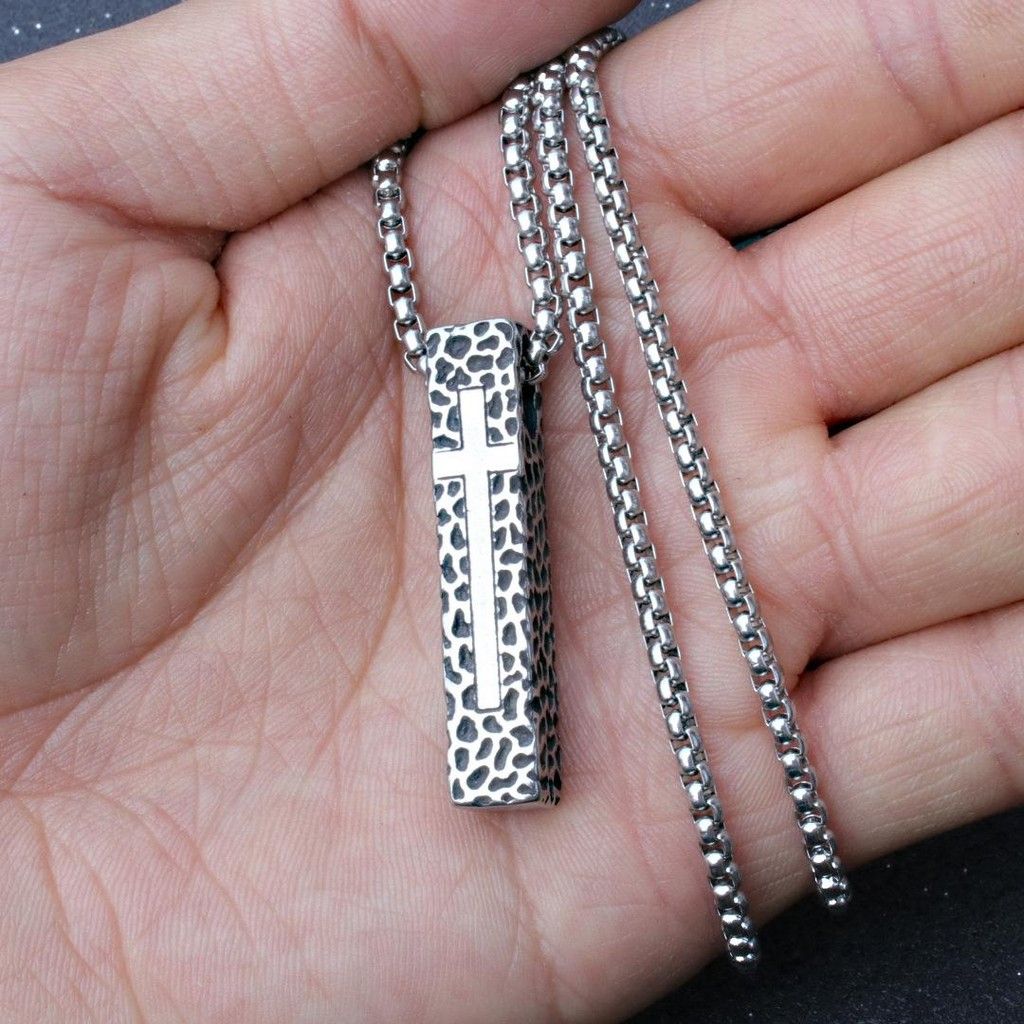European and American Retro Titanium Steel Stone Pattern Rectangular Cross Personalized Simple Stainless Steel Necklace for Men