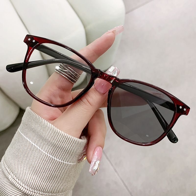 Color-changing Anti-blue Glasses European And American Retro Trendy Frame｜Smart Photosensitive Goggles｜Same Model｜Anti-fatigue And Radiation Protection｜24-hour Fashion Shield｜Sunglasses & Eyewear