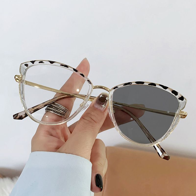 Fashion Accessories > Accessories > Women Accessories > Sunglasses Flat-light Glasses Cat Eye Glasses Frame Trendy European and American Color Change Anti-blue Light Glasses Color Change Glasses
