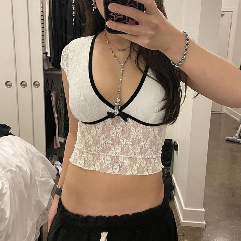 Clothes > Women's Clothing > Tops > Tanks & Camis (Tank Tops)  Contrasting color V-neck lace top for women with simple bow chest design pullover base shirt navel short-sleeved T-shirt summer
