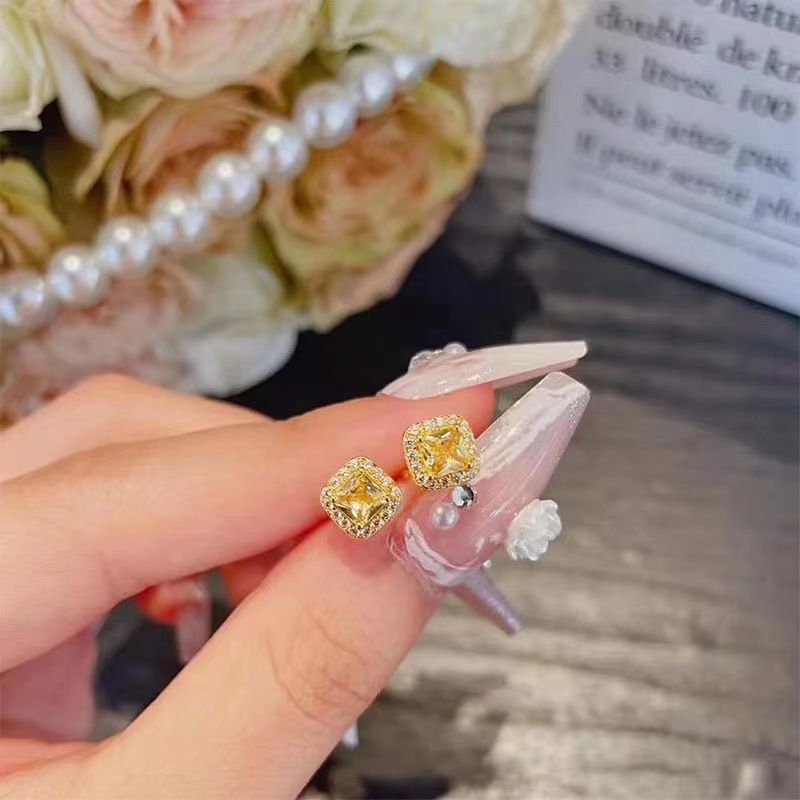 Jewelry Sets  1 Set of Jewelry Light Luxury Super Flash Small Sugar Cube Necklace/Bracelet/Earring for Women Small Yellow Crystal Bread Clavicle Chain Light Luxury Niche Design