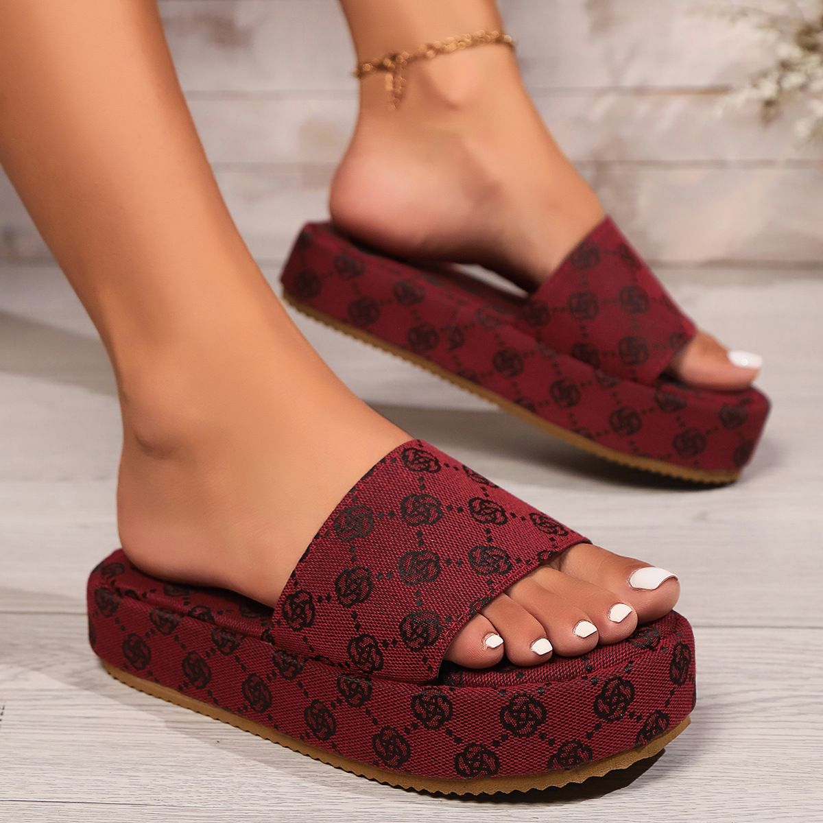 Shoes > Women's Shoes > Slippers > Flip-Flops  Large size slippers for women wearing round toe lightweight women's slippers Womens Slippers