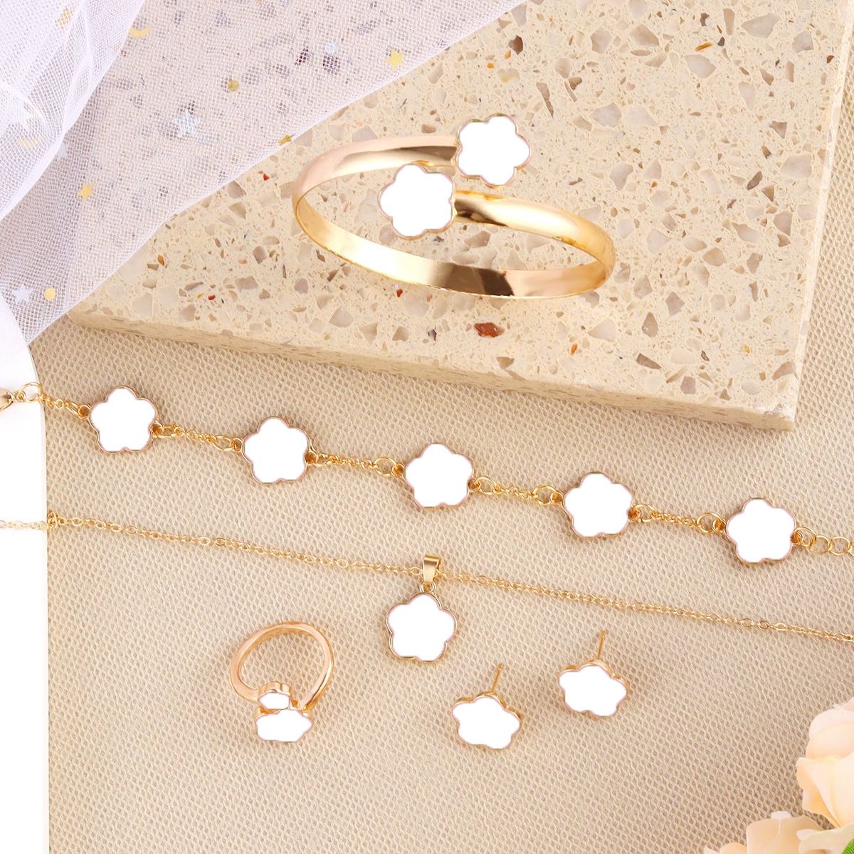 1Set Five-petal Flower  Jewelry Set Women Simple Oil Drip Lucky Flower Necklace Party Jewelry Earrings Decor A-2049-2056-1
