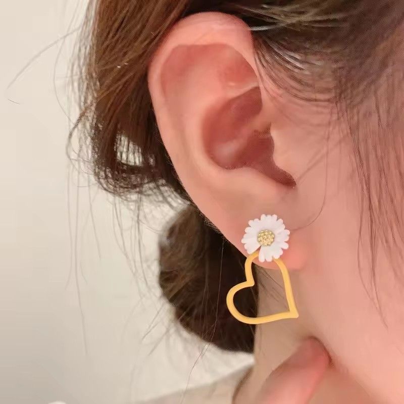 Cute Daisy Flower Stud Earrings for Women Red White Color Sweetheart Asymmetrical Earring Party Wedding Jewelry Gifts A-2064
