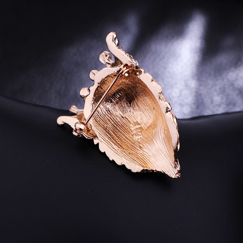 Crystal Brooches For Men And Women Vintage Lion And Shirt Crown Brooches Jewelry Accessories A-1986