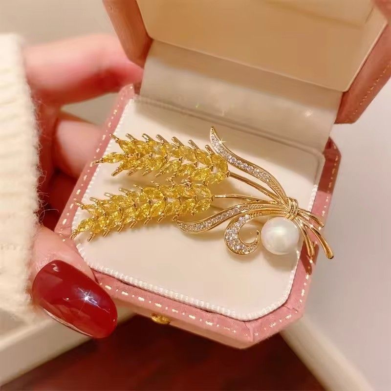 Luxury Yellow Crystal Rhinestone Wheat Ear Brooches Collar Pins for Women Men Party Wedding Jewelry A-2058