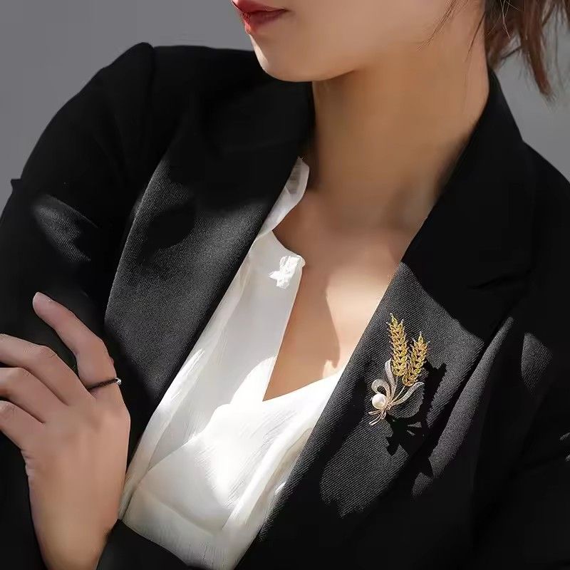 Luxury Yellow Crystal Rhinestone Wheat Ear Brooches Collar Pins for Women Men Party Wedding Jewelry A-2058