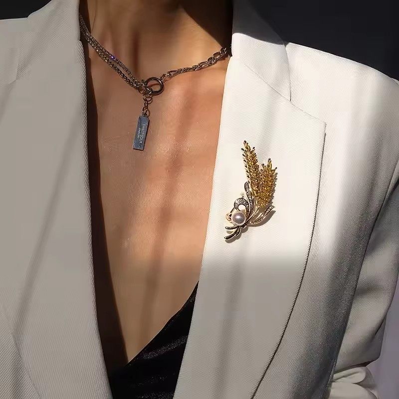 Luxury Yellow Crystal Rhinestone Wheat Ear Brooches Collar Pins for Women Men Party Wedding Jewelry A-2058
