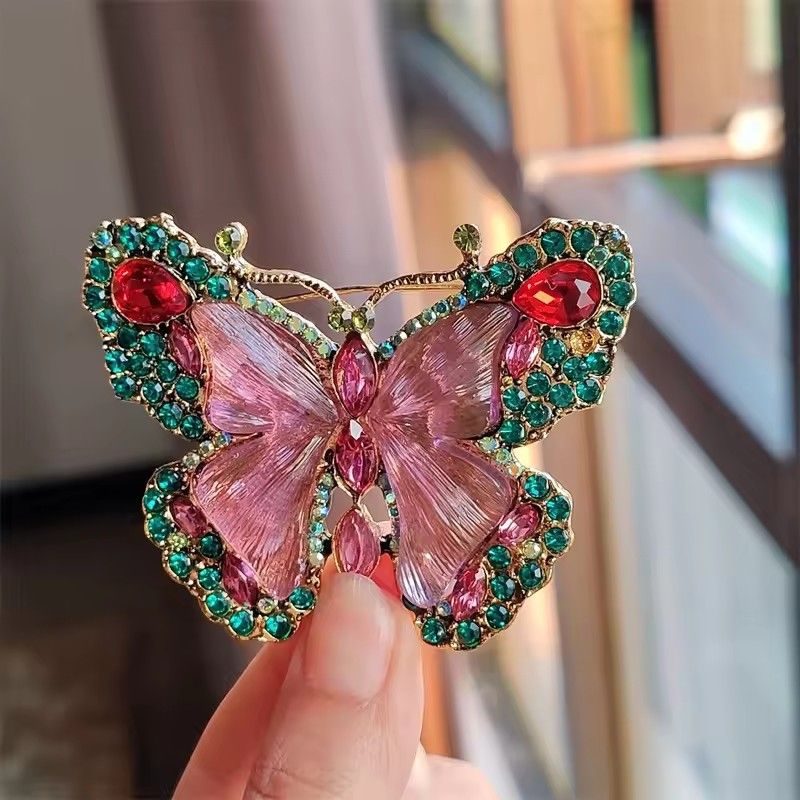 Heavy industry crystal butterfly brooch fashion animal insect women's brooch medieval high-end versatile coat chest flower