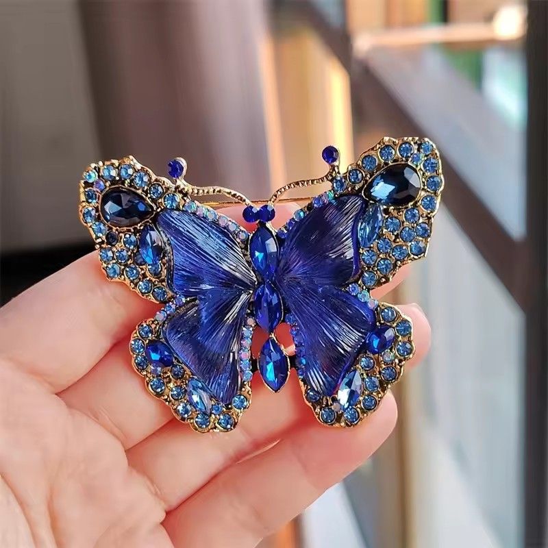 Heavy industry crystal butterfly brooch fashion animal insect women's brooch medieval high-end versatile coat chest flower
