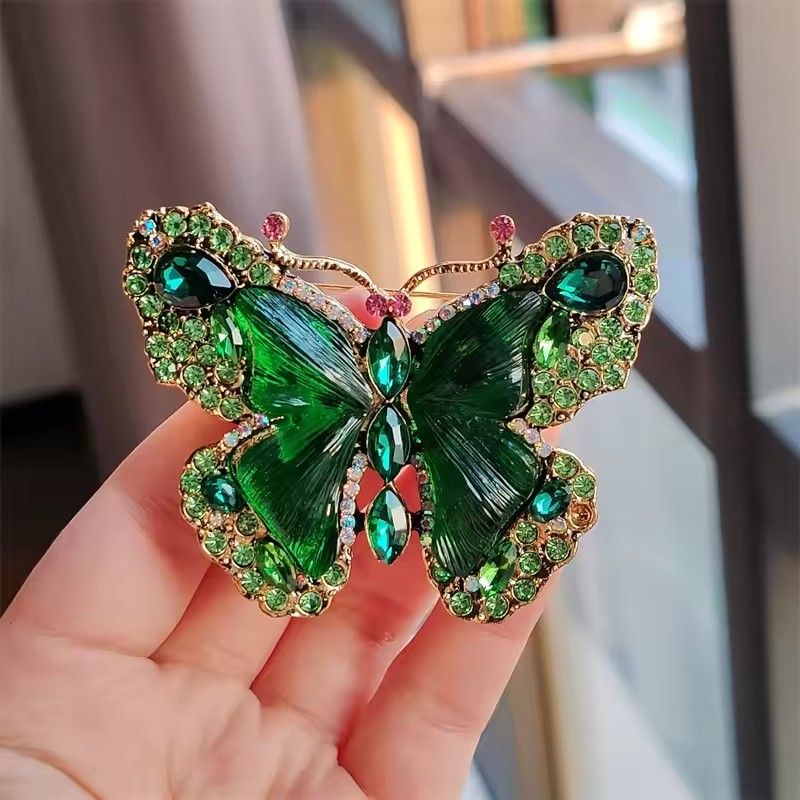 Heavy industry crystal butterfly brooch fashion animal insect women's brooch medieval high-end versatile coat chest flower