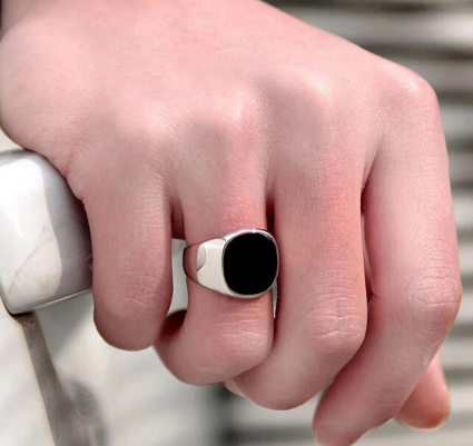 Vintage Men's Classic Punk Ring Imitation Black Enamel Black Stone Gold-plated Silver Black Enamel Ring A-1046