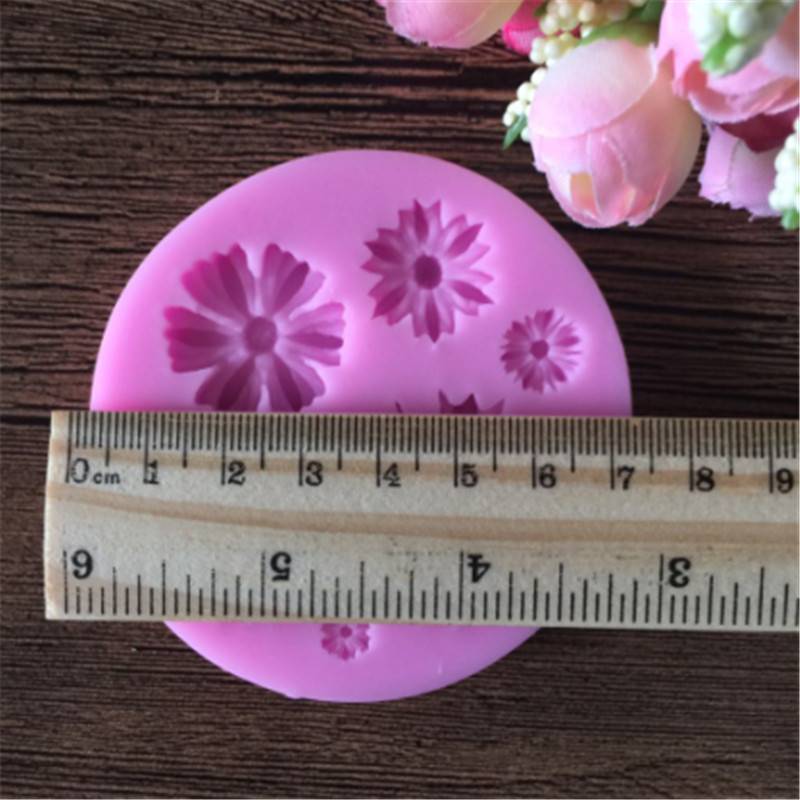 DIY Daisy Flower Silicone Mold Fondant Mold Cake Decorating Tools Kitchen Cake Mold 3D Silicone Baking Mould  D12--2