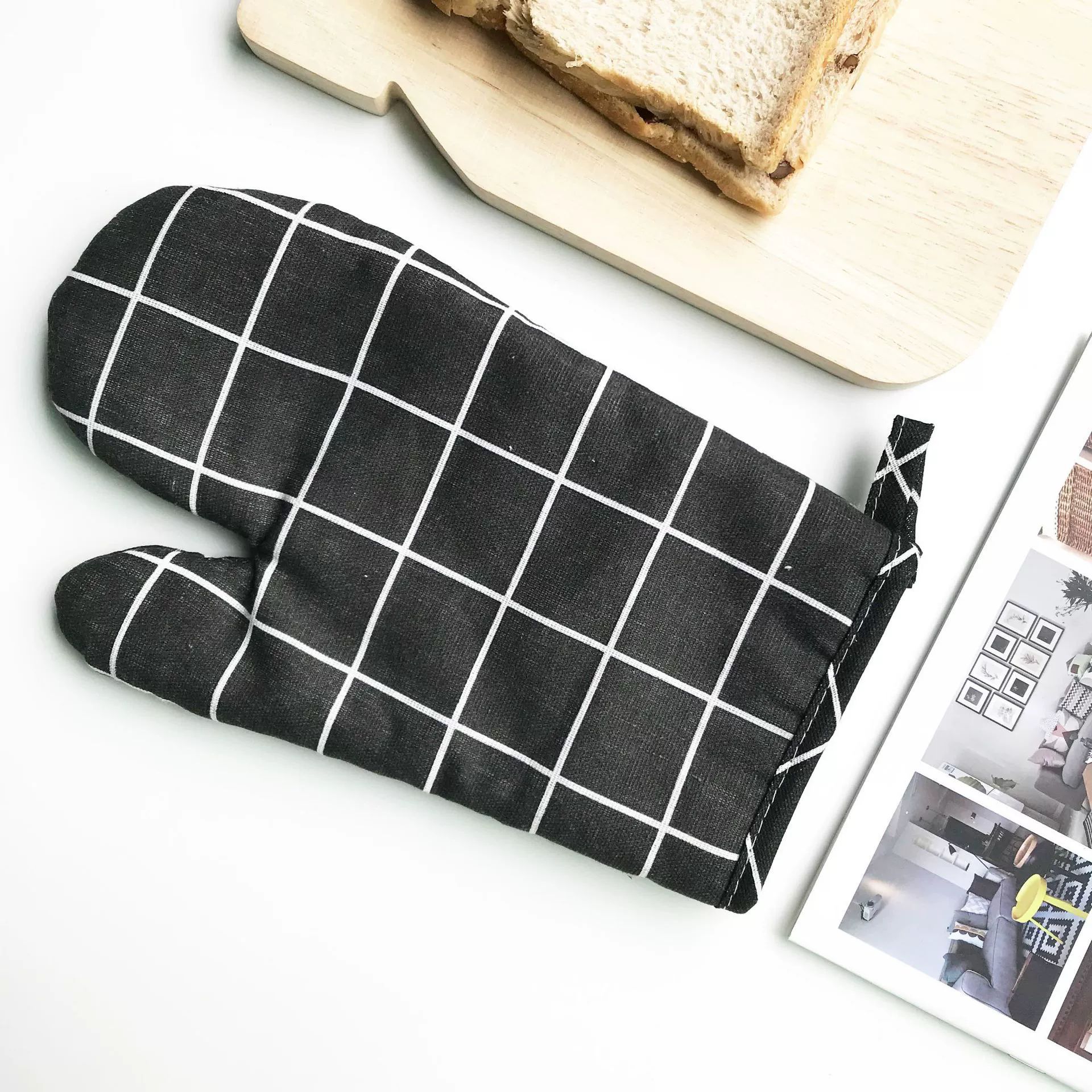 1pc High temperature heat resistant gloves Thickened insulated kitchen oven microwave anti-scalding gloves Baking tools