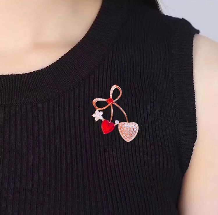 Love sparkling diamond plant flower bow brooch, niche fashion chest flower,  heavy industry elegant accessories for women