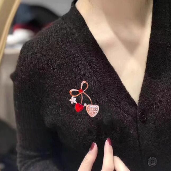 Love sparkling diamond plant flower bow brooch, niche fashion chest flower,  heavy industry elegant accessories for women