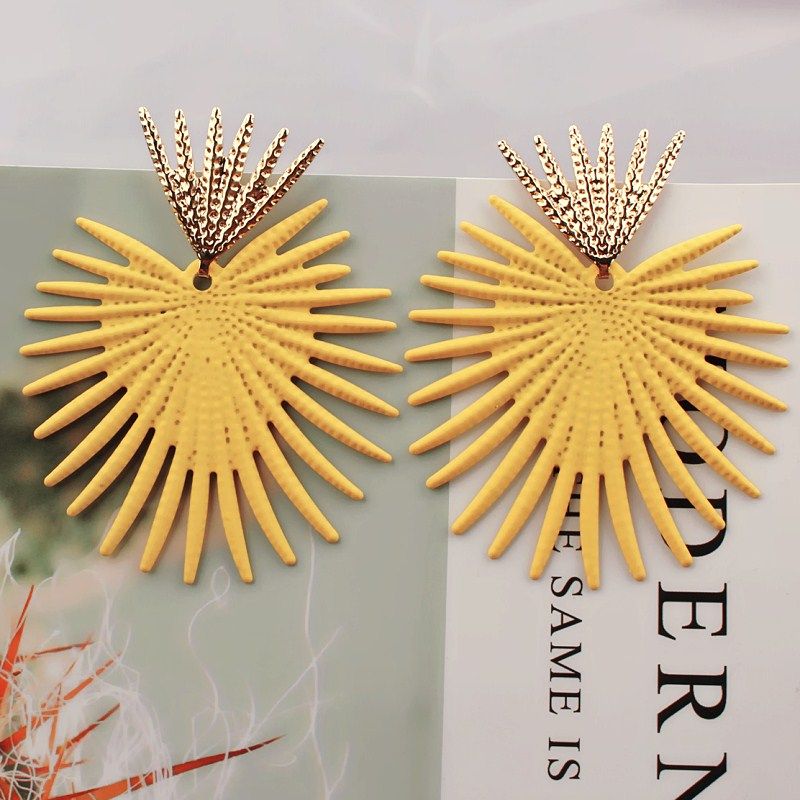 Women's Temperament Domineering Fan-shaped Stud Earrings A-1003