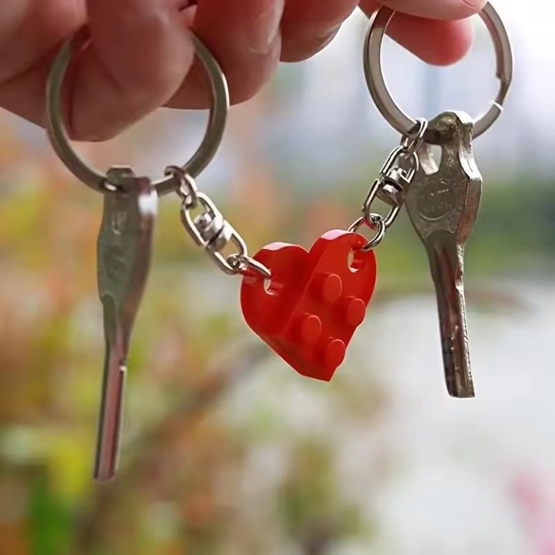 Couple Style Charming Heart-shaped Keychain Set -2 pcs Matching Design, Perfect Valentine's Day Gift for Girlfriend or Boyfriend