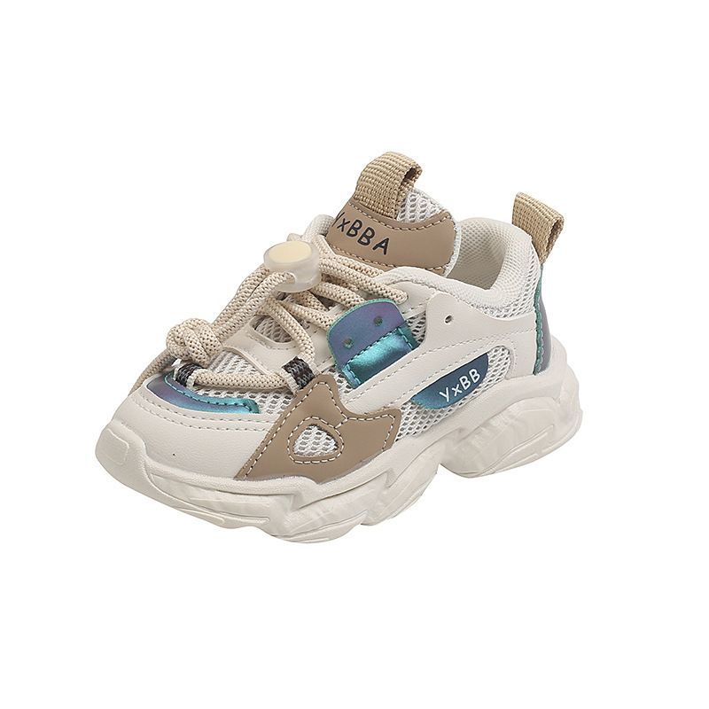 A pair of breathable mesh children's casual sports shoes for men and women, anti slip children's sports shoes