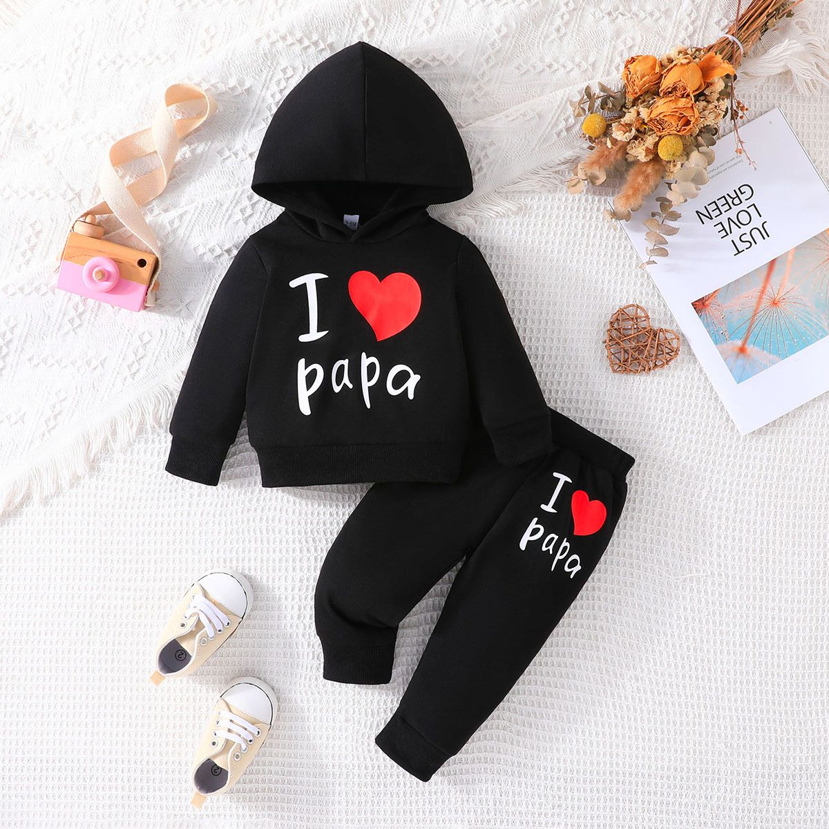 1 set of girls' and boys' hats, printed hoodies, pants, and children's clothing sets